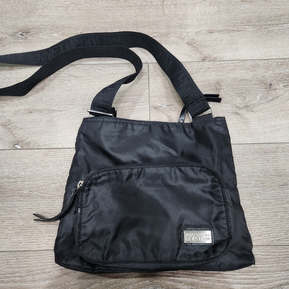 Kenneth Cole Reaction Black Nylon Messenger Shoulder Bag - Picture 6 of 10